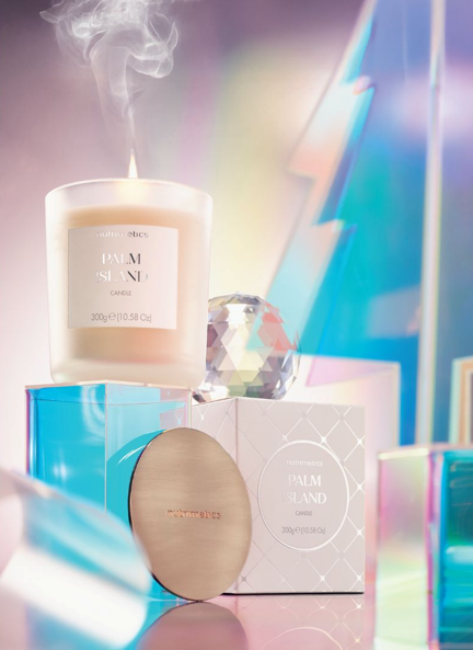 NEW Palm Island Scented Candle - Gift Boxed